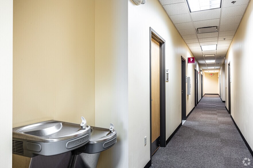 More Photos Of 1131 SW Winding Rd, Topeka Office For Sale