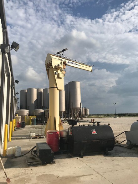 More Photos Of 6291 S Interstate Highway 37, Mathis Warehouse For Sale