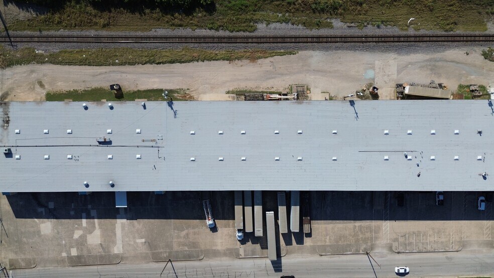 More Photos Of 3400-3446 May St, Fort Worth Warehouse For Lease