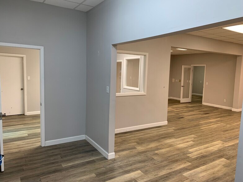 More Photos Of 2110 Maywill St, Richmond Light Distribution For Lease