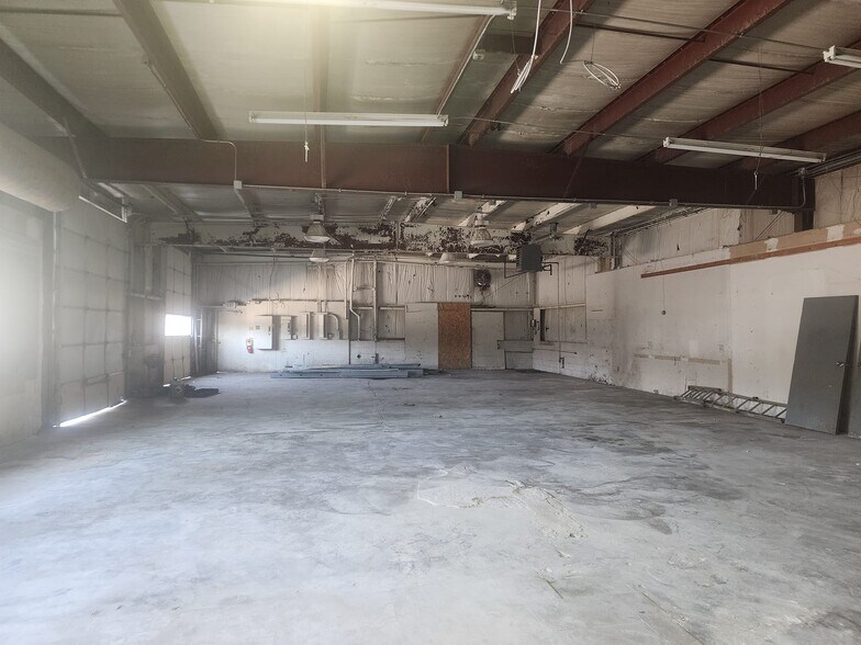 More Photos Of 160 Glaser St, Fairborn Flex For Sale