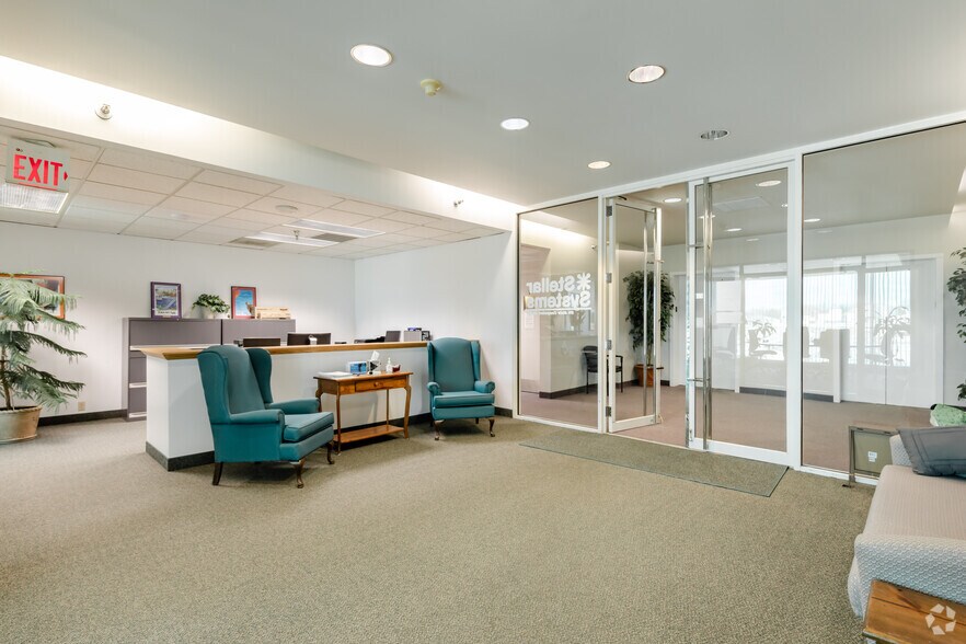 More Photos Of 222 NE Monroe St, Peoria Office For Sale