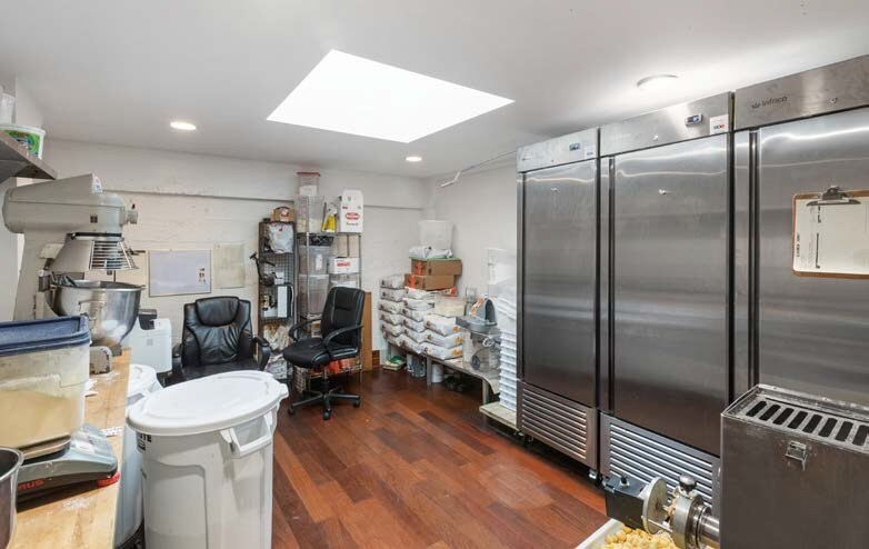 More Photos Of 1266 Valencia St, San Francisco Storefront For Lease