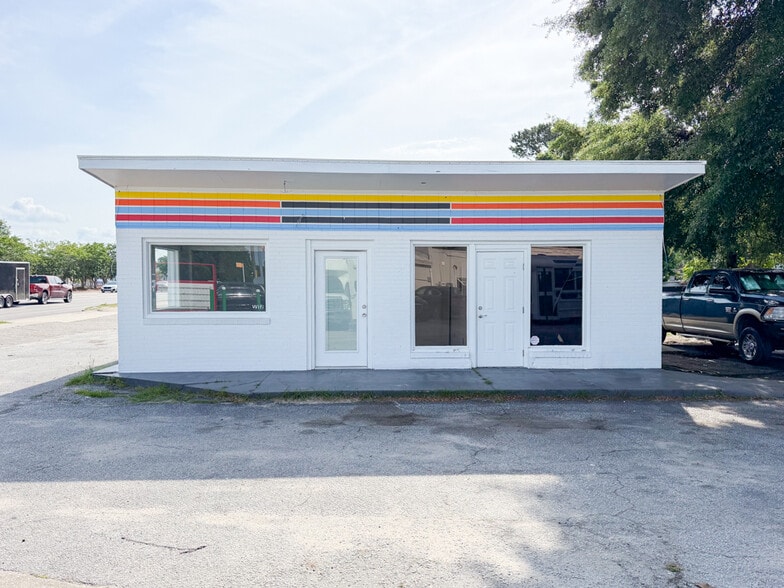 Primary Photo Of 5093 Dorchester Rd, Charleston Restaurant For Lease