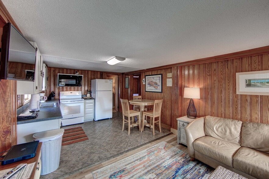 More Photos Of 9023 Gerhard st, Nags Head Apartments For Sale