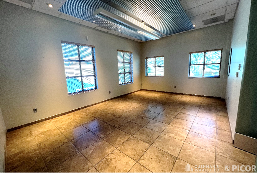 More Photos Of 1775 E Skyline Dr, Tucson Medical For Sale