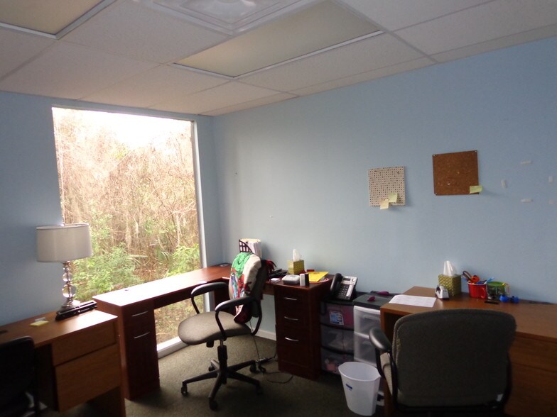 More Photos Of 2301 Park Ave, Orange Park Office For Lease