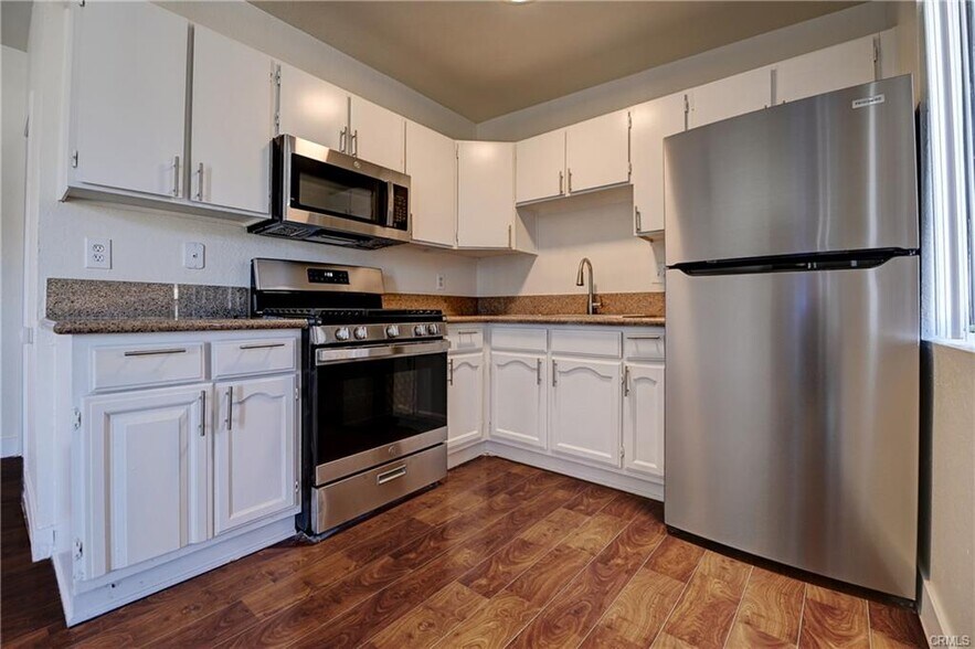 More Photos Of 709 E Chestnut Ave, Santa Ana Apartments For Sale