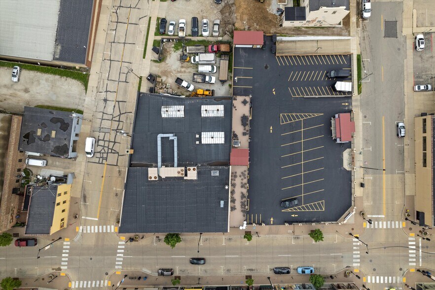 More Photos Of 522 6th St, Racine General Retail For Sale