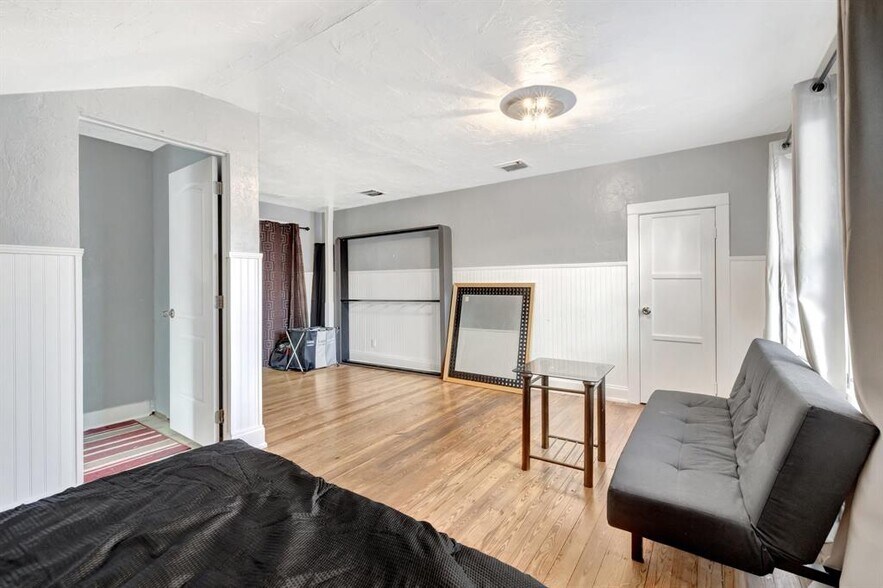 More Photos Of 901 W Las Olas Blvd, Fort Lauderdale Specialty For Sale