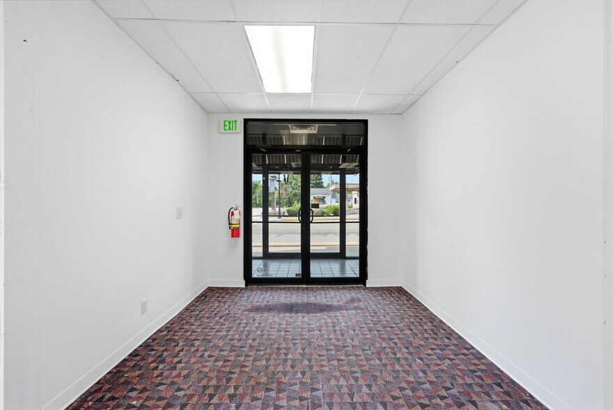 More Photos Of 197 E Morse St, Markle Office For Sale