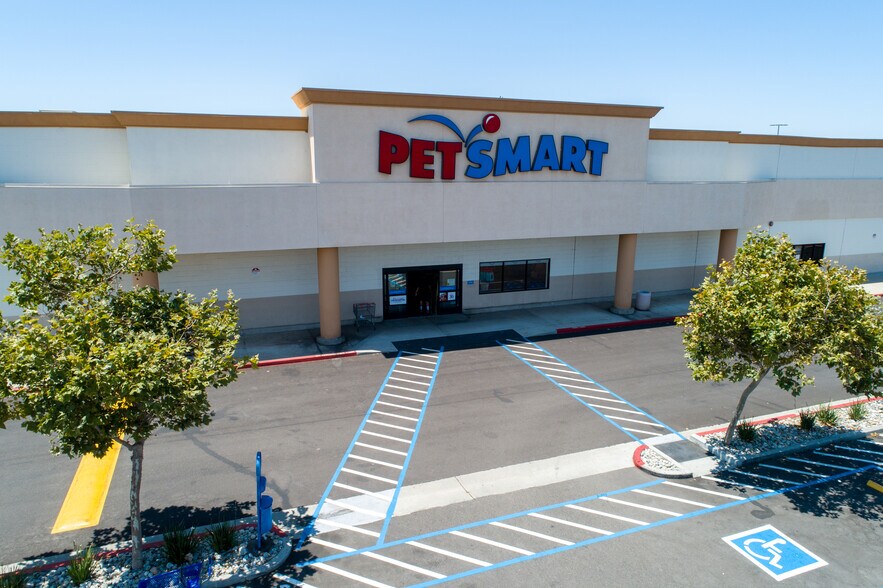More Photos Of 17876-17940 Newhope St, Fountain Valley Unknown For Lease