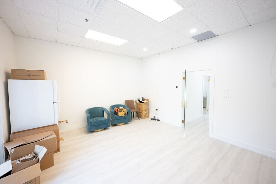 More Photos Of 4507 furling Ln, Destin Loft Creative Space For Lease
