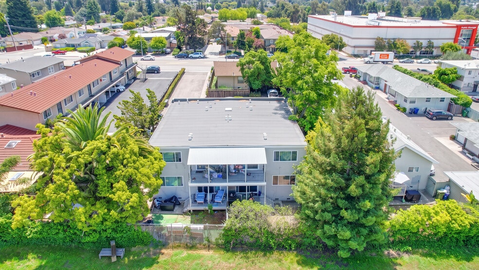 More Photos Of 2536 Grove Way, Castro Valley Apartments For Sale