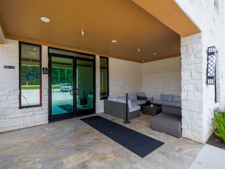 More Photos Of 1355 N Loop 336 E, Conroe Restaurant For Sale