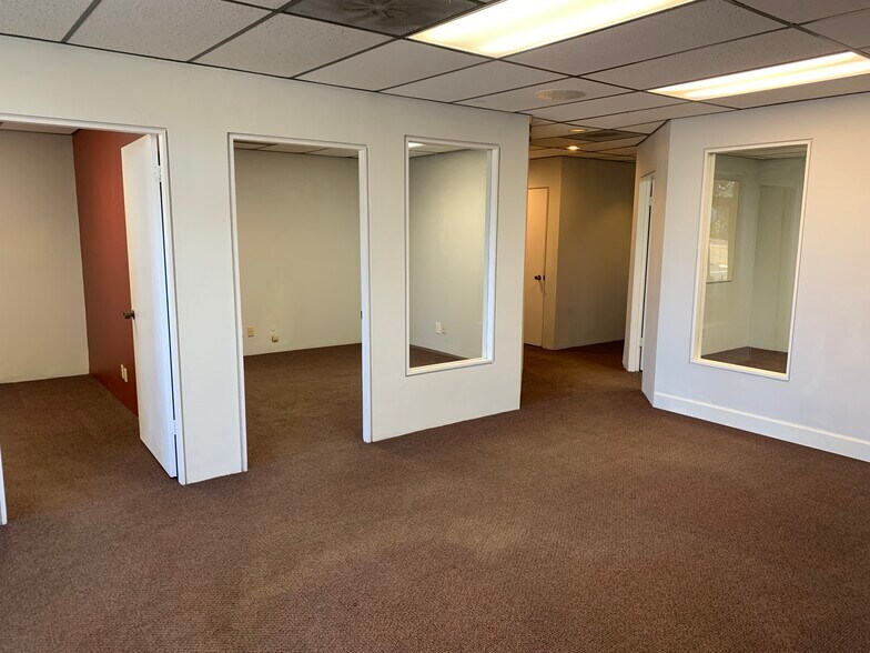 More Photos Of 4550 Kearny Villa Rd, San Diego Office For Sale