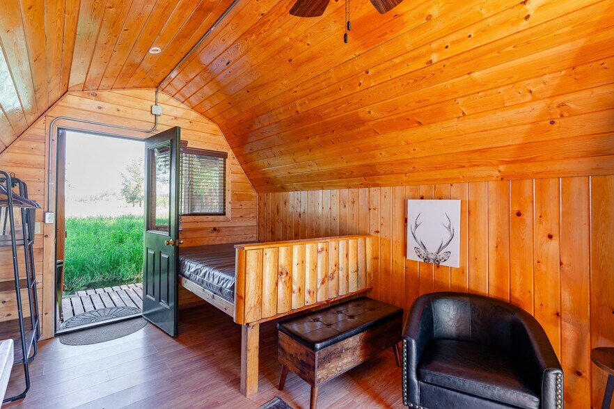 More Photos Of 8 W Curlew Lake Rd, Republic Self Storage For Sale