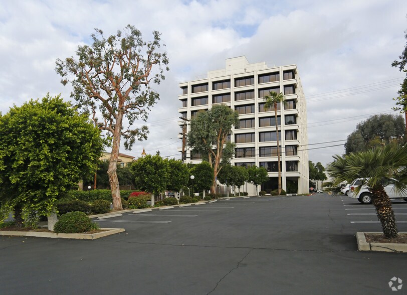 More Photos Of 500 E Olive Ave, Burbank Medical For Lease