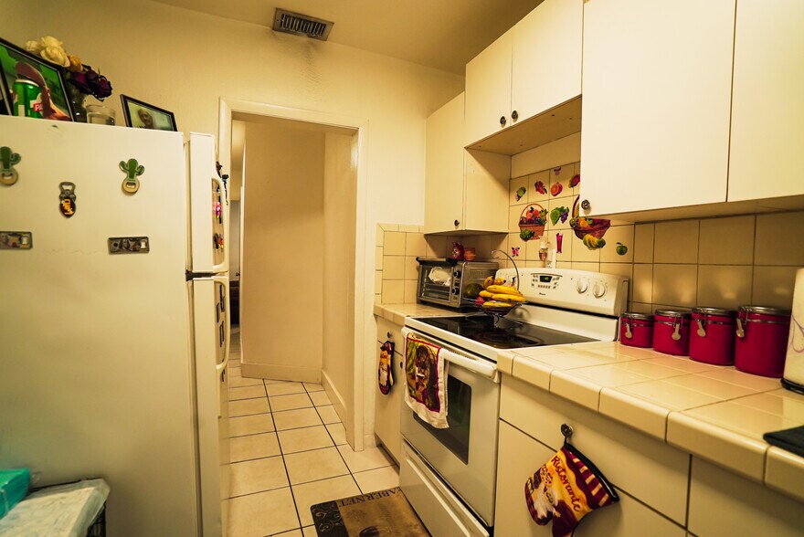 More Photos Of 221 E 9th St, Hialeah Office Residential For Sale