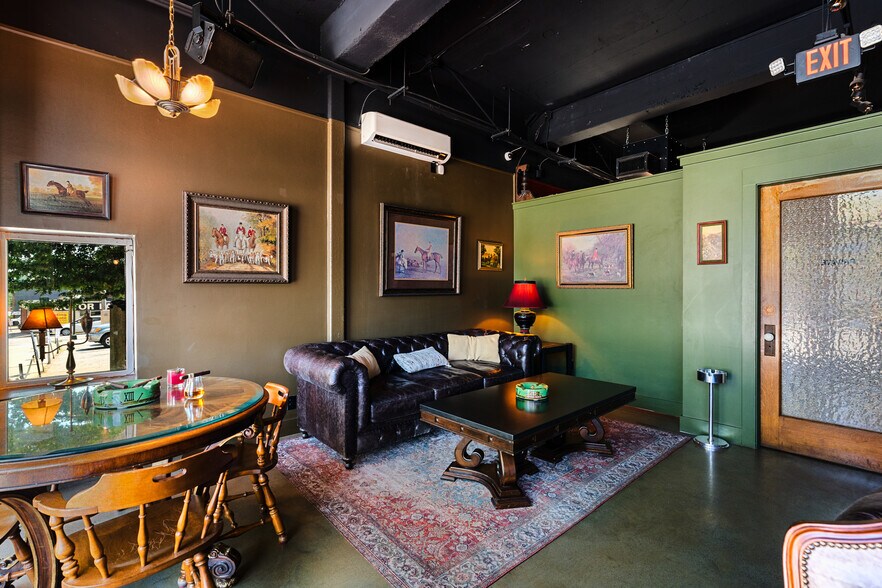 More Photos Of 81 Coxe Ave, Asheville Storefront Retail Office For Lease