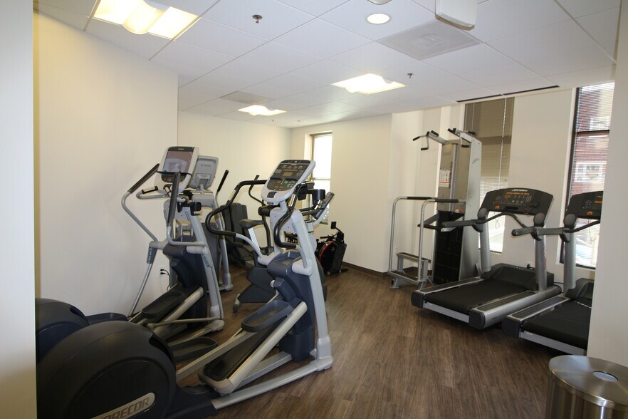 More Photos Of 124 S West St, Alexandria Office For Lease