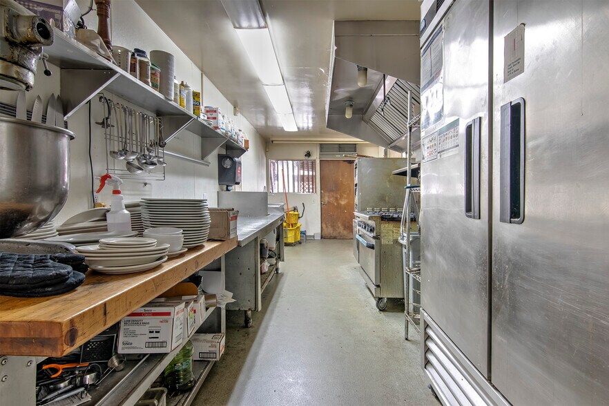 More Photos Of 54905 N Circle Dr, Idyllwild-Pine Cove Restaurant For Lease