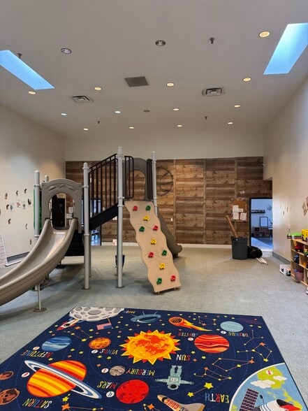 More Photos Of 7810 Graphics Way, Lewis Center Office For Sale