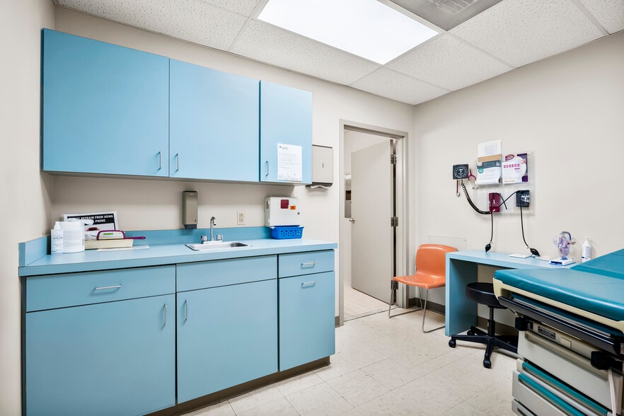 More Photos Of 2 Chelsea Pl, Clifton Park Medical For Sale