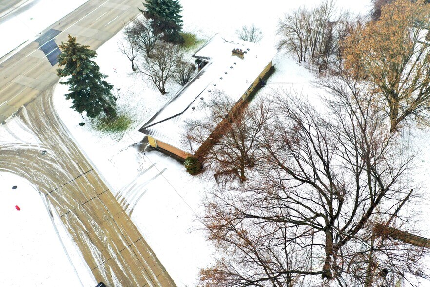 More Photos Of 42431 Mound Rd, Sterling Heights Storefront For Sale