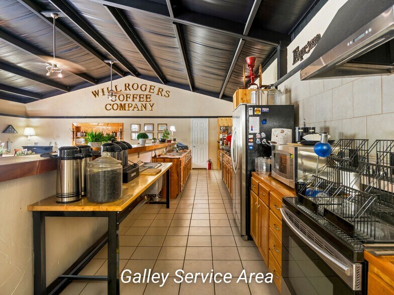 More Photos Of 521 E Front St, Hawkins General Retail For Sale