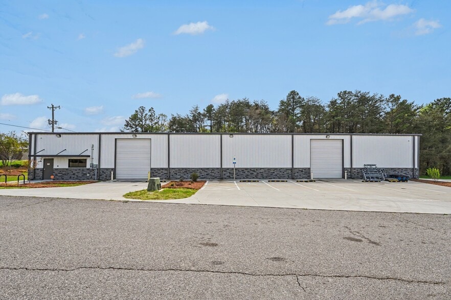 More Photos Of 215 Irvan Ct NW, Concord Flex For Lease