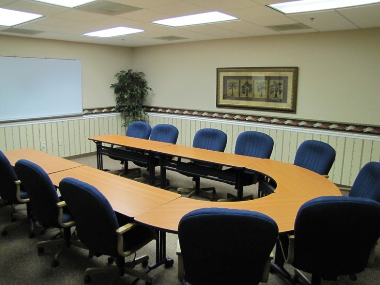 More Photos Of 18245 Paulson Dr, Port Charlotte Office For Lease