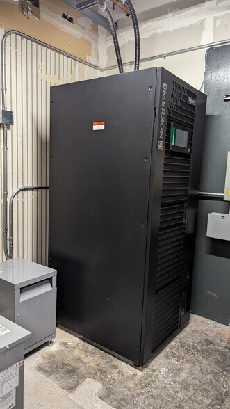 More Photos Of 700 York St, London Office For Lease