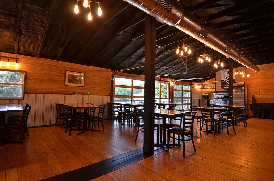 More Photos Of 818 N Shabbona St, Streator Restaurant For Sale