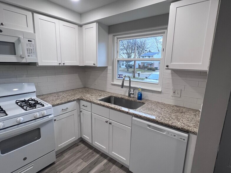 More Photos Of 20351 E 8 Mile Rd, Saint Clair Shores Multifamily For Sale