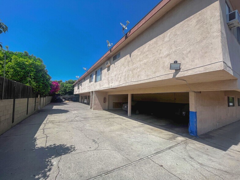 More Photos Of 6535 Fulton Ave, Van Nuys Apartments For Sale