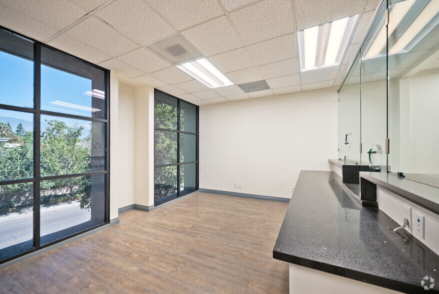 More Photos Of 10807 Laurel St, Rancho Cucamonga Medical For Sale