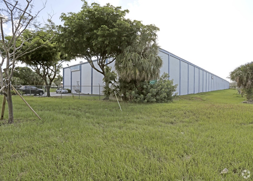 More Photos Of 6950-7190 NW 12th St, Miami Warehouse For Lease