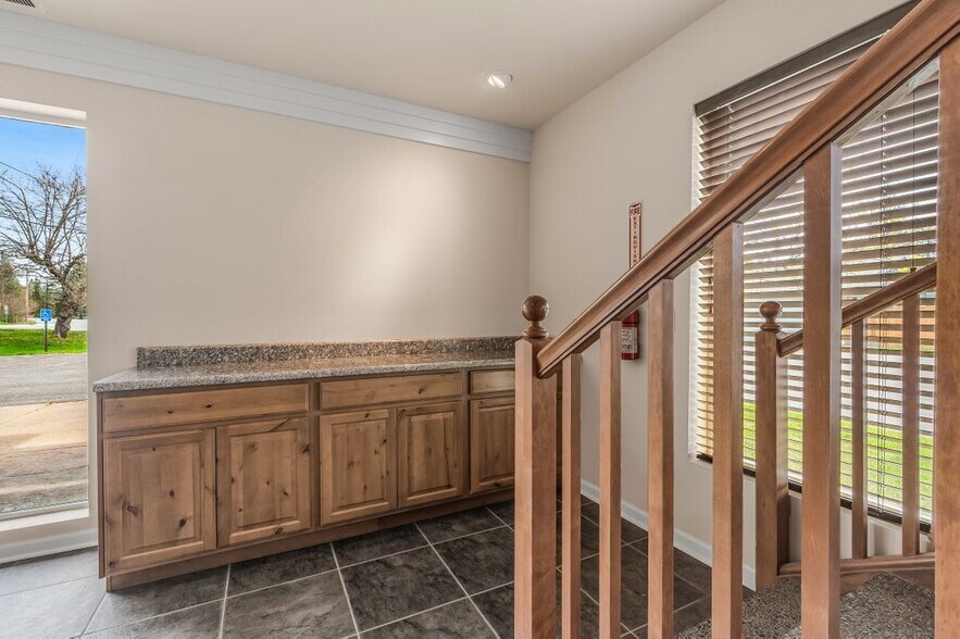 More Photos Of 204 4th, Dover Office For Lease