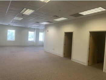 More Photos Of 653 Chamberlin Ave, Frankfort Office For Sale