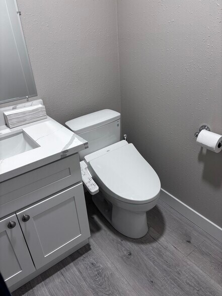 More Photos Of 1712 6th Ave, Tacoma Office Residential For Lease