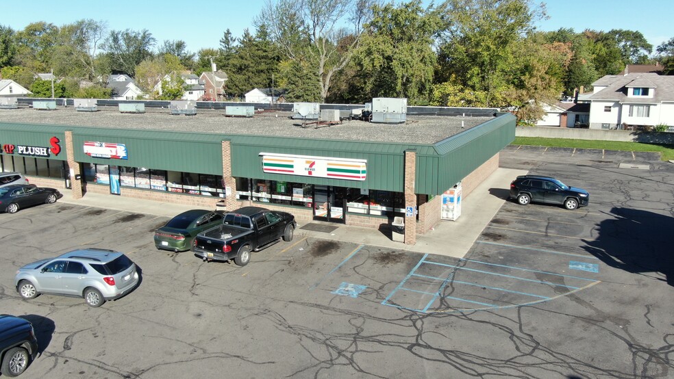 Primary Photo Of 14919-15013 E Nine Mile Rd, Eastpointe Unknown For Lease