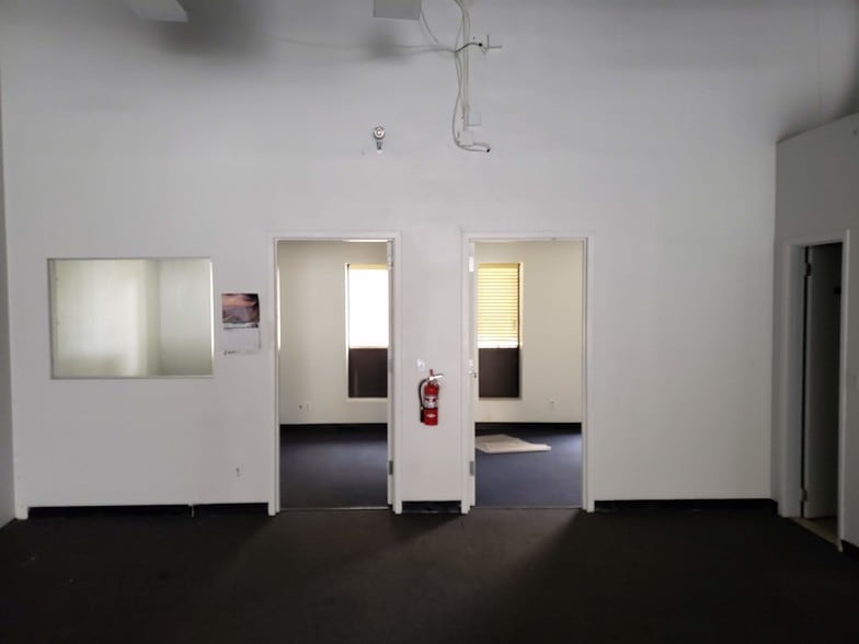 More Photos Of 175 Commerce Dr, Hauppauge Research And Development For Lease