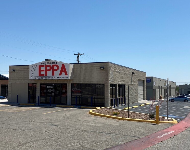 More Photos Of 8626 Dyer St, El Paso Showroom For Lease