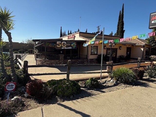 More Photos Of 1964 W Foothill Blvd, Upland Restaurant For Sale