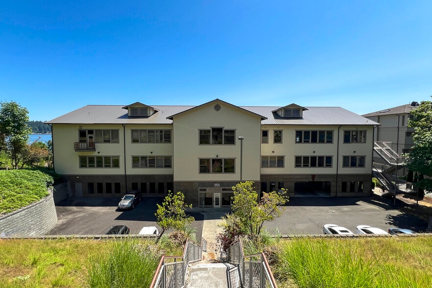 More Photos Of 1115 W Bay Dr NW, Olympia Loft Creative Space For Lease