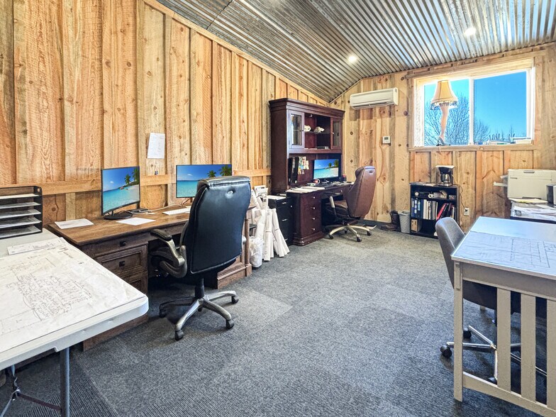 More Photos Of 350-352 E Bridge St, Hotchkiss Office For Lease