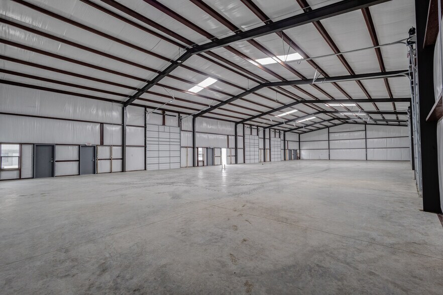 More Photos Of 000 Sales Dr, Waxahachie Warehouse For Lease