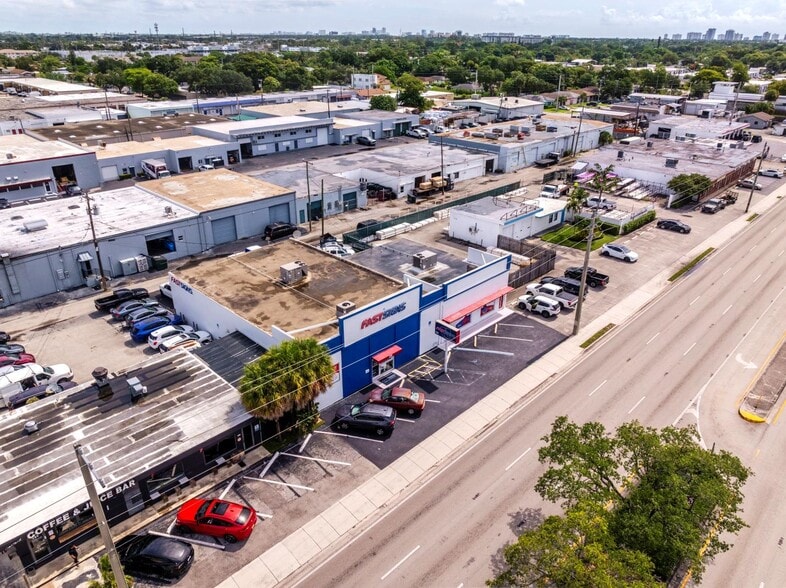 More Photos Of 211-215 E Oakland Park, Oakland Park Freestanding For Sale