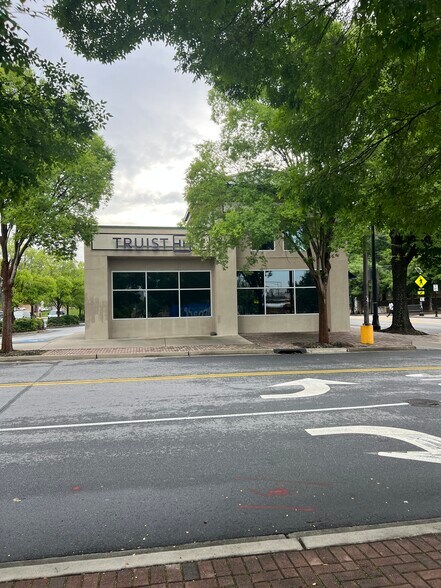 More Photos Of , Atlanta General Retail For Sale